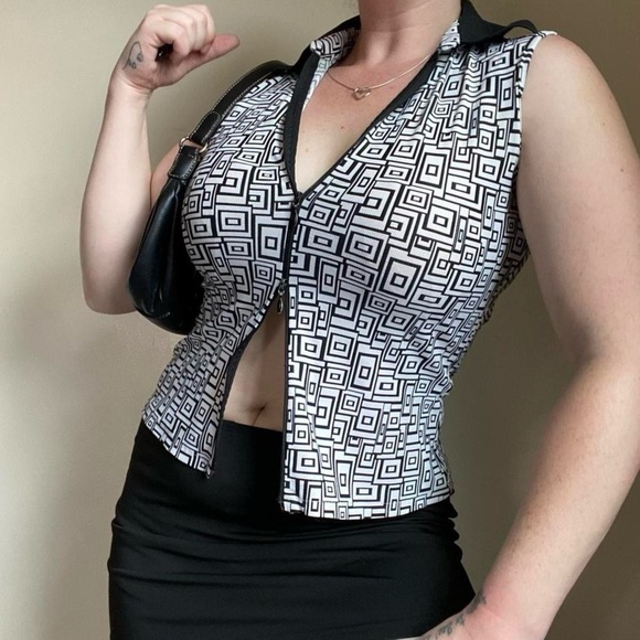 French vintage black & white square print top - Picture 5 of 8